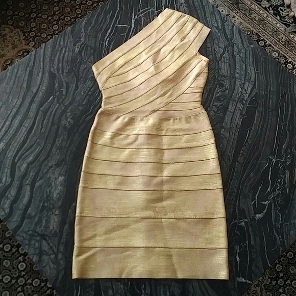 Herve Leger - gold textured one shoulder dress - Picture 3 of 6